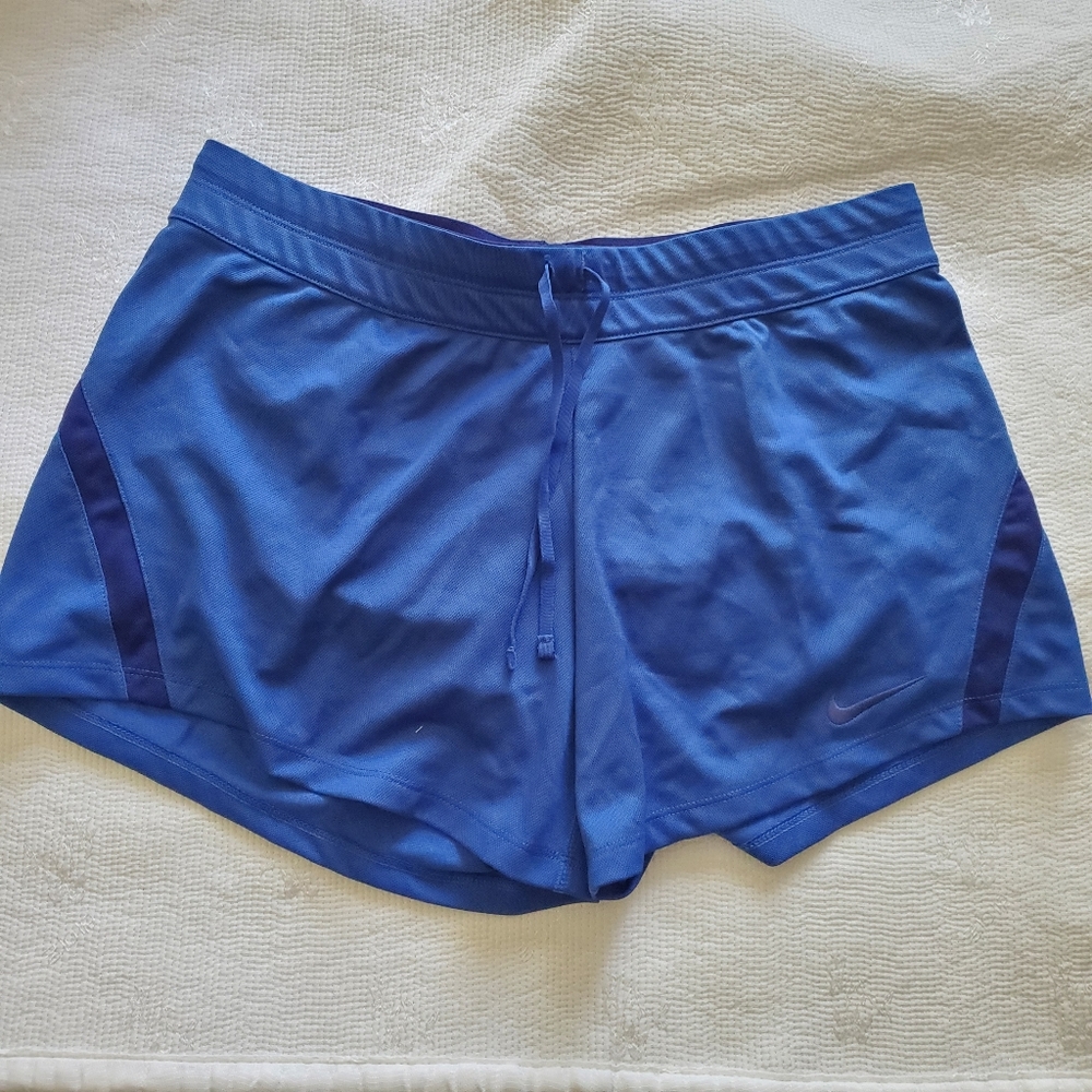 NIKE women blue sports shorts/Size M